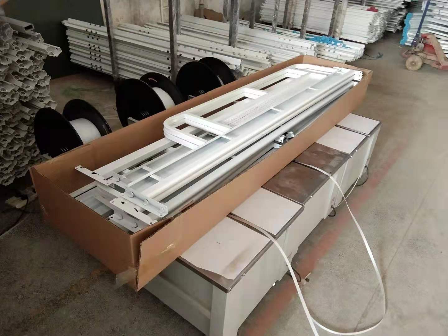 廠區(qū)堆滿鐵床怎么辦？