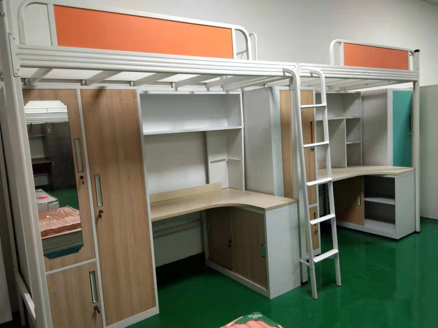 給孩子睡雙層鐵床時(shí)，需要考慮哪些事？